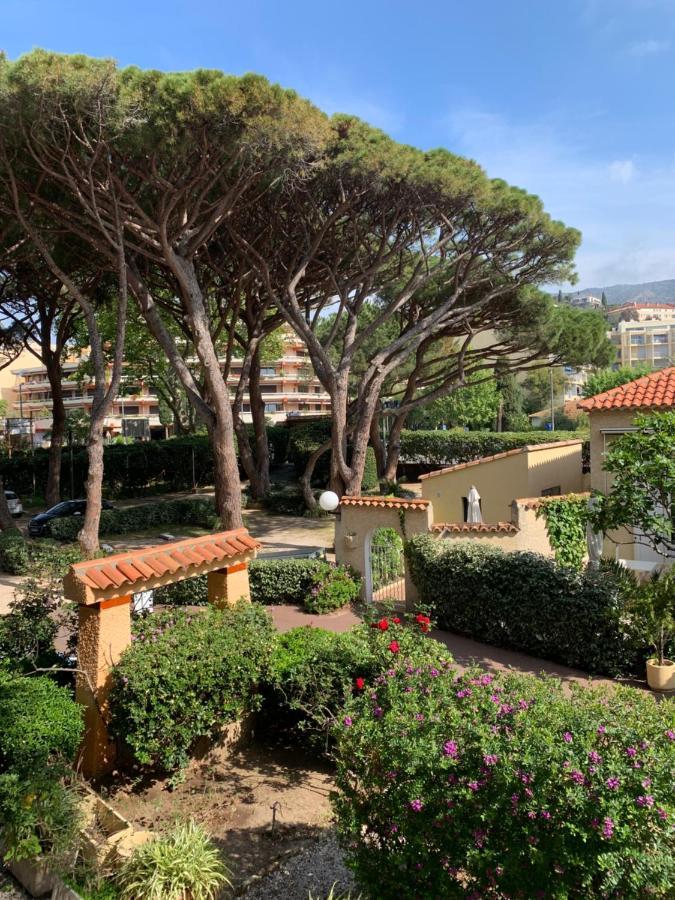 Hotel Beau Rivage Le Lavandou Ngoại thất bức ảnh