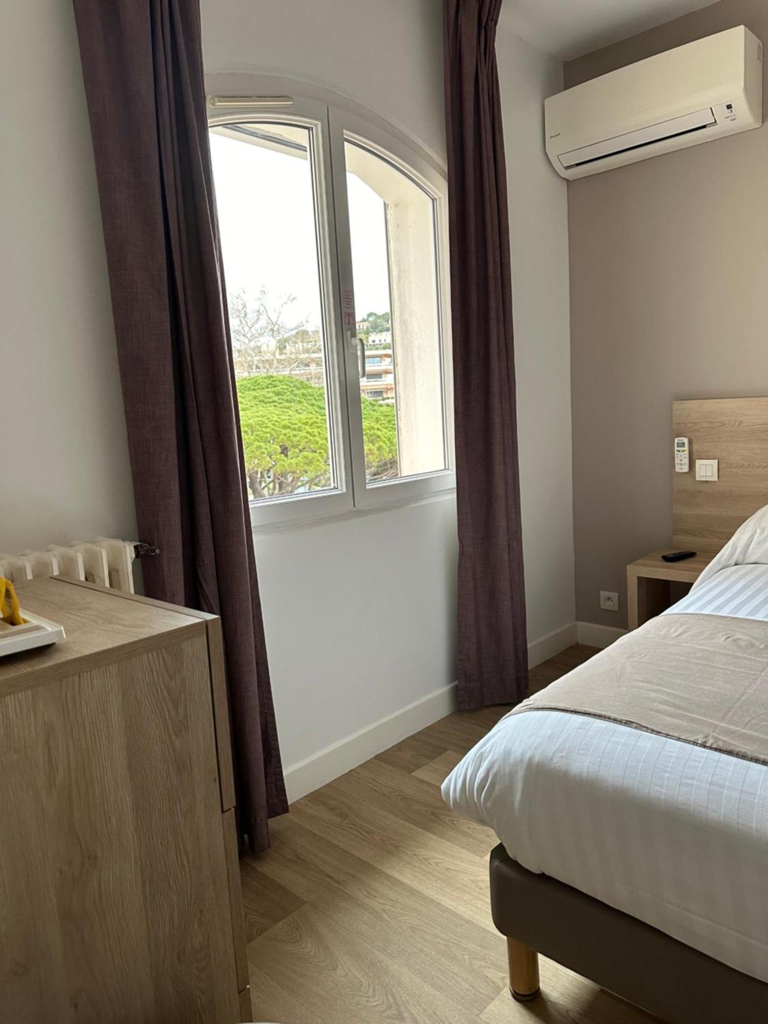 Hotel Beau Rivage Le Lavandou Ngoại thất bức ảnh